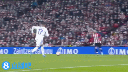 热刺vs曼城赛后，孙兴慜与胡桑诺夫寒暄拥抱致意